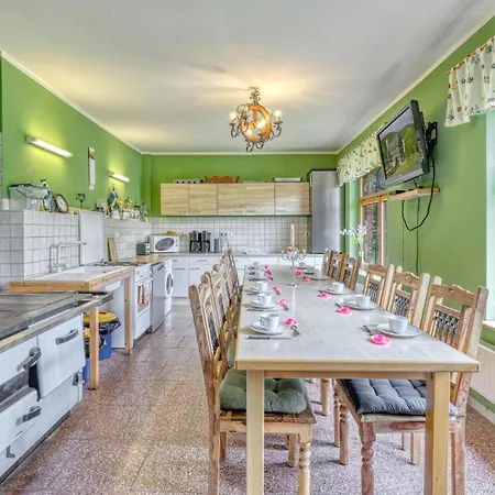 Dom wakacyjny 10 Bedroom Amazing In Sitzendorf