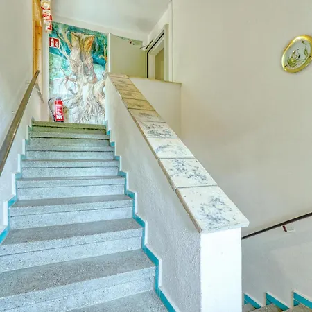 10 Bedroom Amazing In Dom wakacyjny Sitzendorf