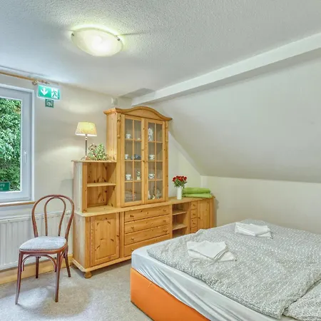 10 Bedroom Amazing In Dom wakacyjny *