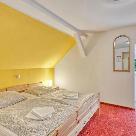10 Bedroom Amazing In Dom wakacyjny *