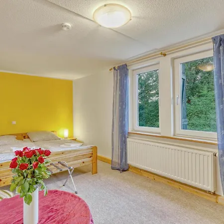 Dom wakacyjny 10 Bedroom Amazing In Sitzendorf