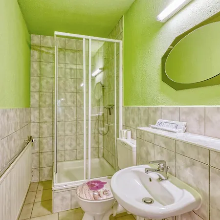 10 Bedroom Amazing In *